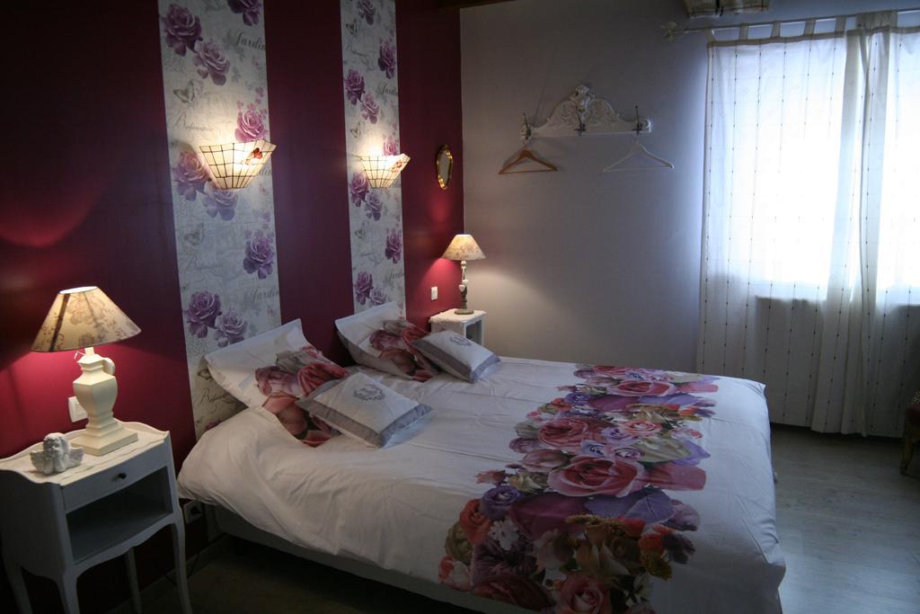 Chambre D'Hotes Du Domaine De La Haute Poignandiere Saint-Germain-de-la-Coudre Phòng bức ảnh